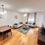 New Luxury * بودغوريتْسا