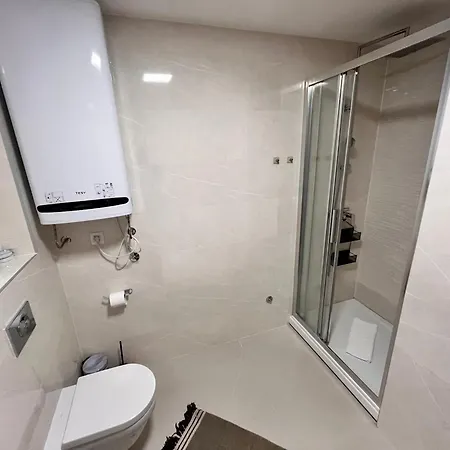 New Luxury פודגוריצה